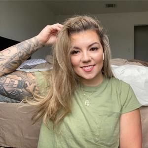 Meet your Posher, Danielle